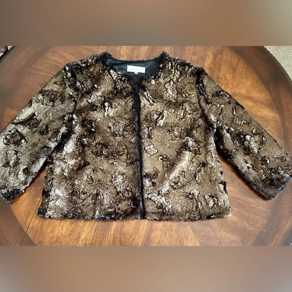 Sugar+Lips Women's Faux Fur Smooth Brown Cropped 3/4 Sleeve Jacket Small NWT - Picture 4 of 12